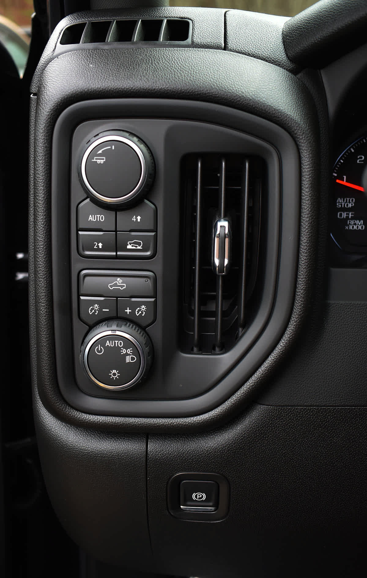 New 2026 Chevrolet Silverado 1500 Custom w/ Turbomax Blackout Package AWD/4WD image 18