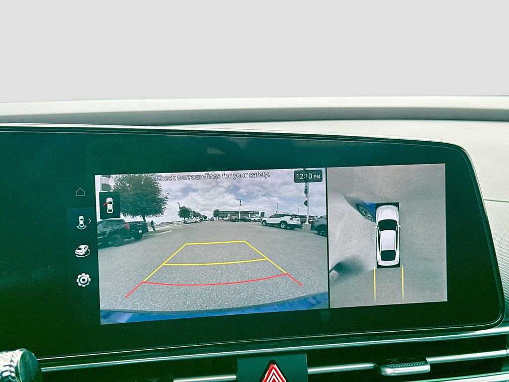 Used 2024 Hyundai Elantra Limited image 17