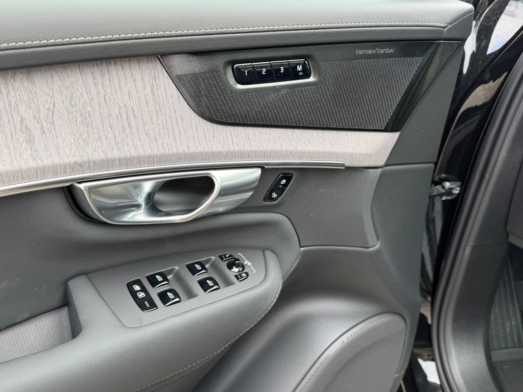 New 2026 Volvo XC90 B6 Ultra w/ Protection Package AWD/4WD image 19