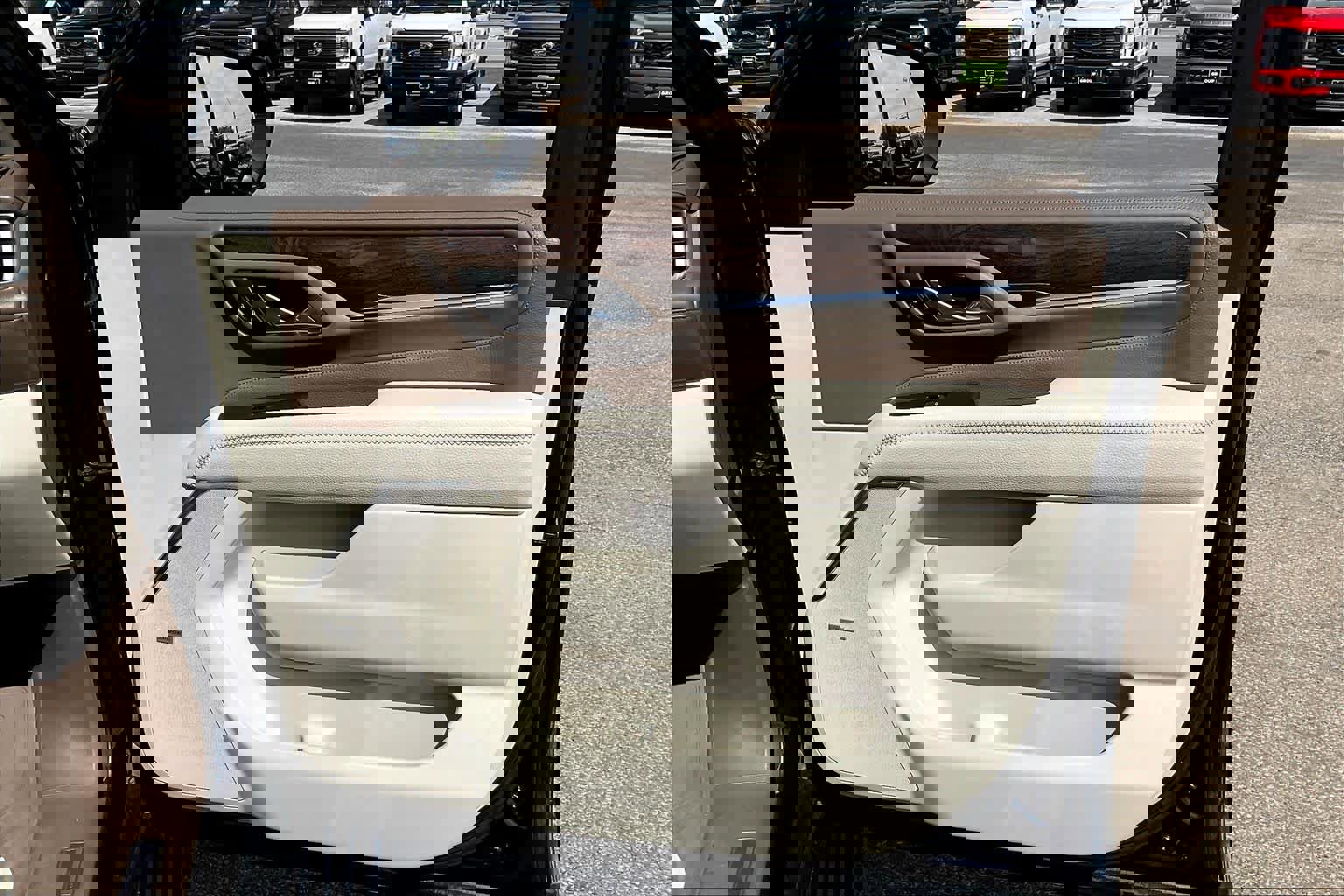 Used 2023 GMC Yukon XL Denali image 23