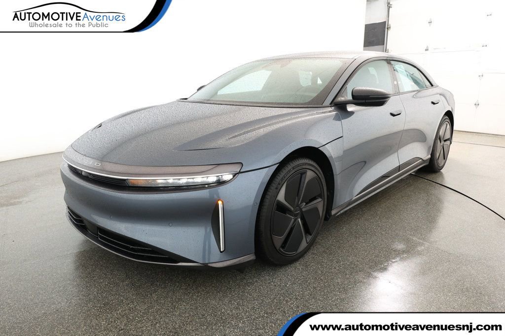Used 2024 Lucid Air Touring image 1