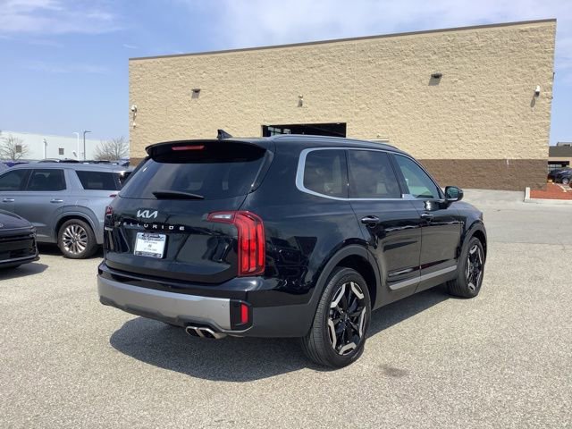 Used 2025 Kia Telluride S FWD image 4