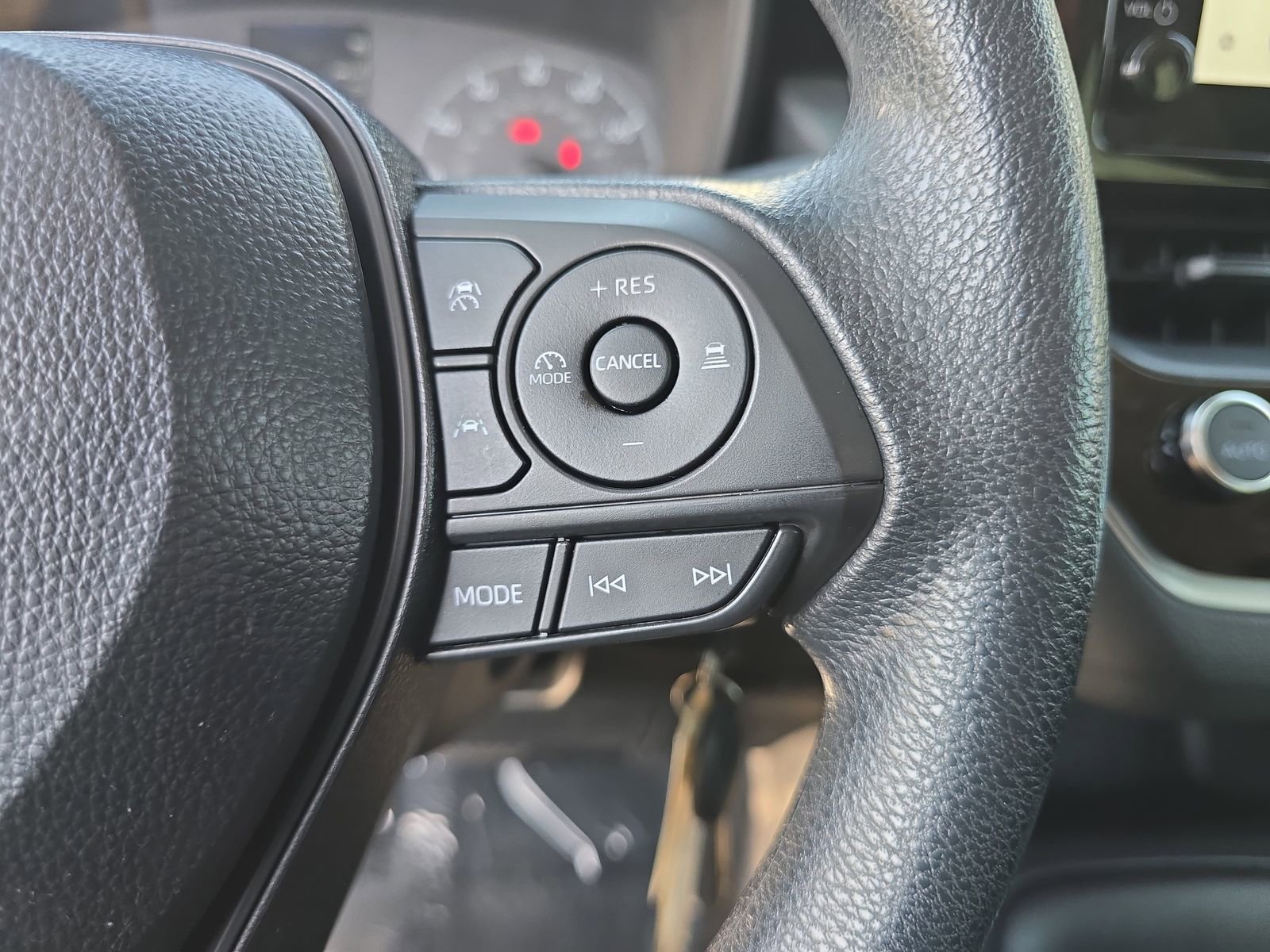 Used 2025 Toyota Corolla LE FWD image 17