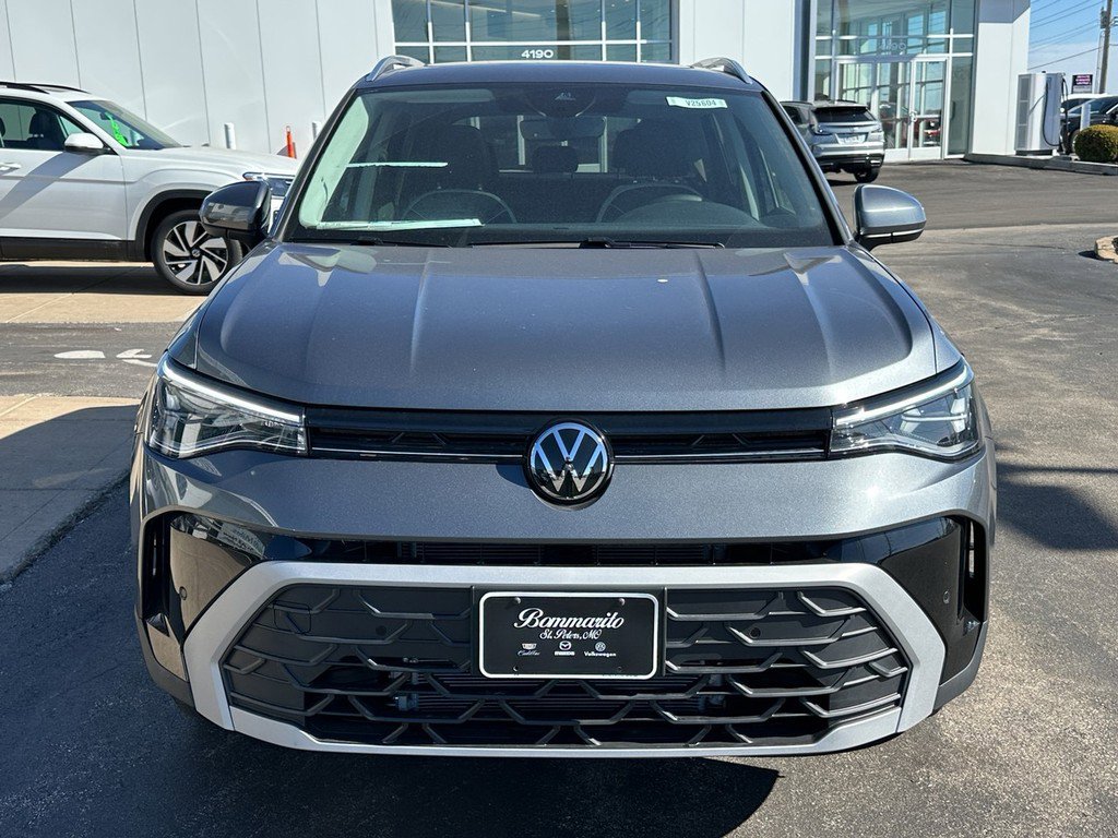 New 2025 Volkswagen Taos SE image 5