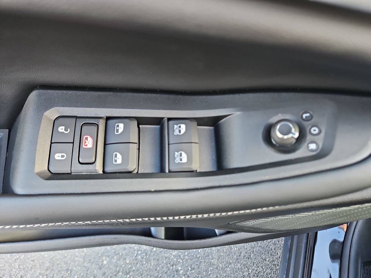 New 2026 Jeep Grand Cherokee Altitude AWD/4WD image 19