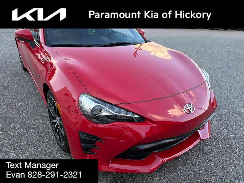 Used 2017 Toyota 86 RWD image 5