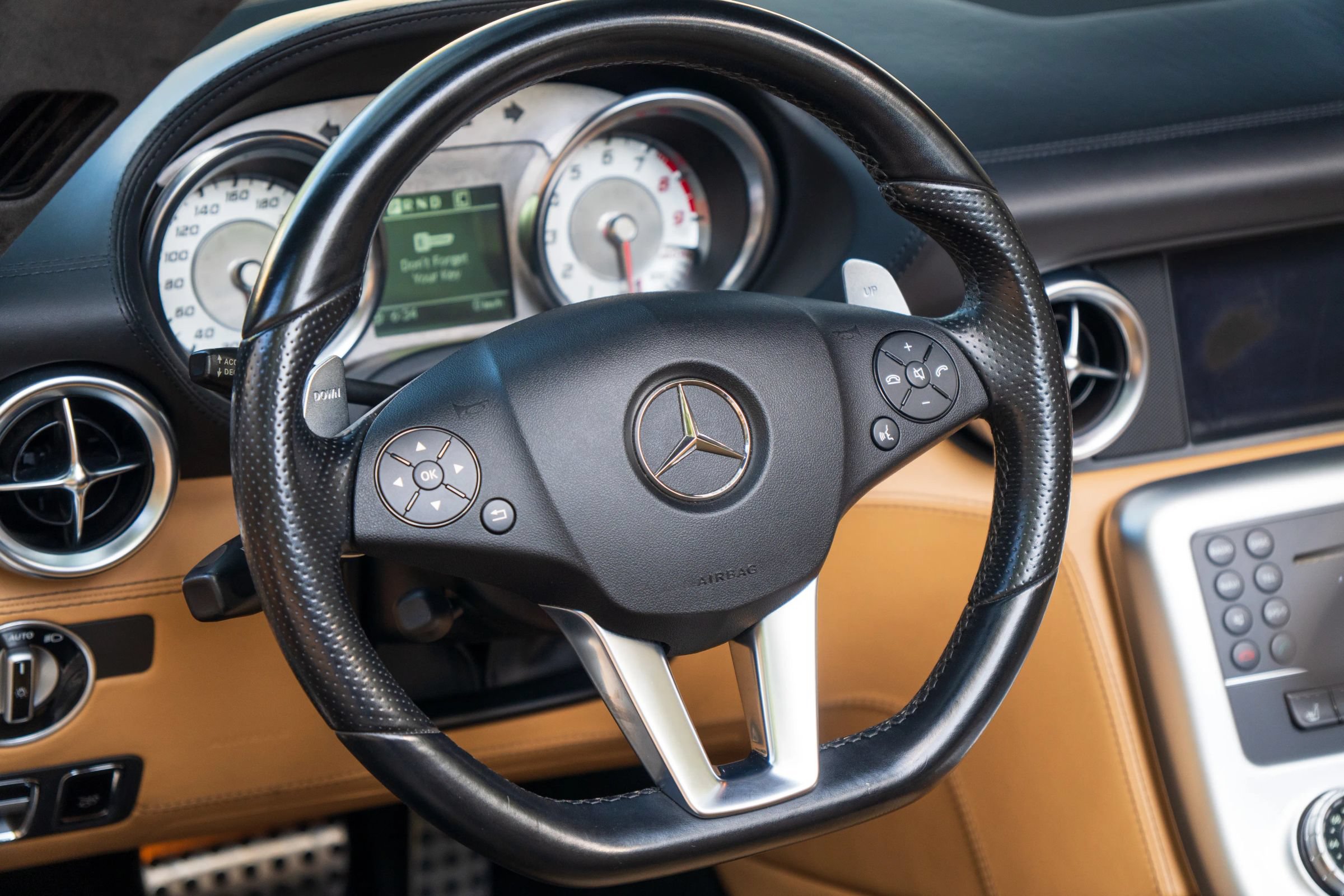 Used 2012 Mercedes-Benz SLS AMG Roadster image 33