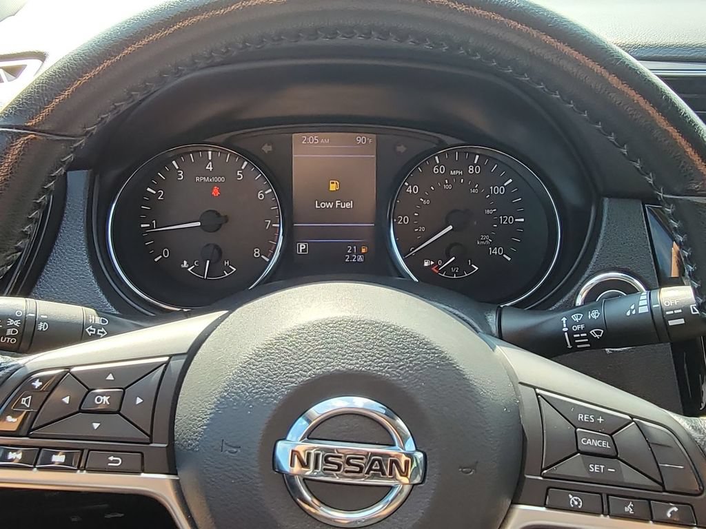 Used 2022 Nissan Rogue Sport SV FWD image 11