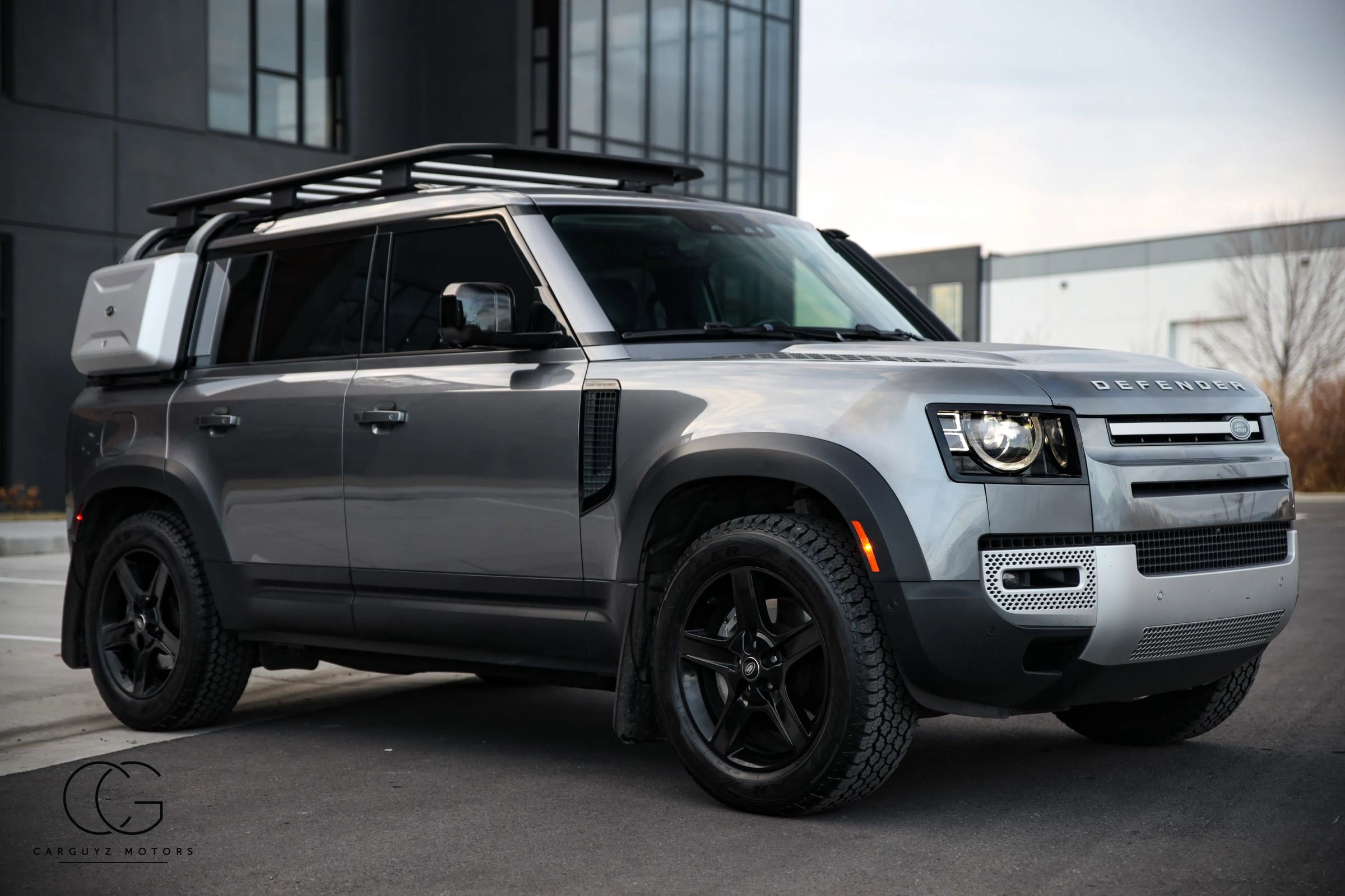 Used 2022 Land Rover Defender 110 SE image 5