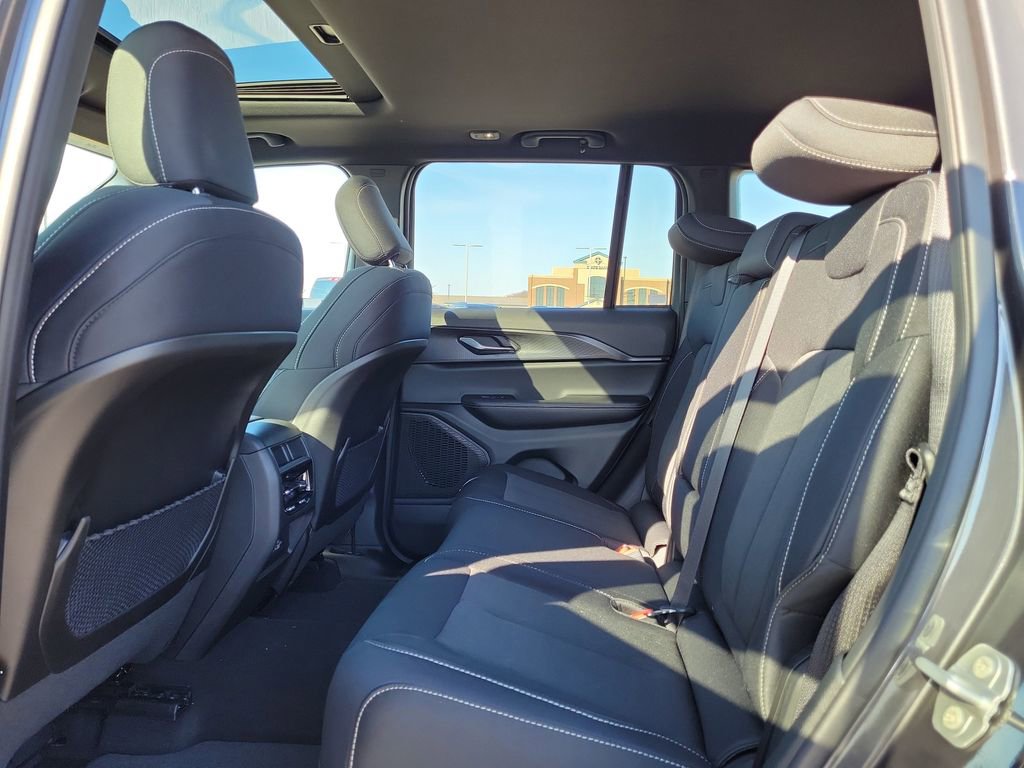 New 2025 Jeep Grand Cherokee Laredo X image 12