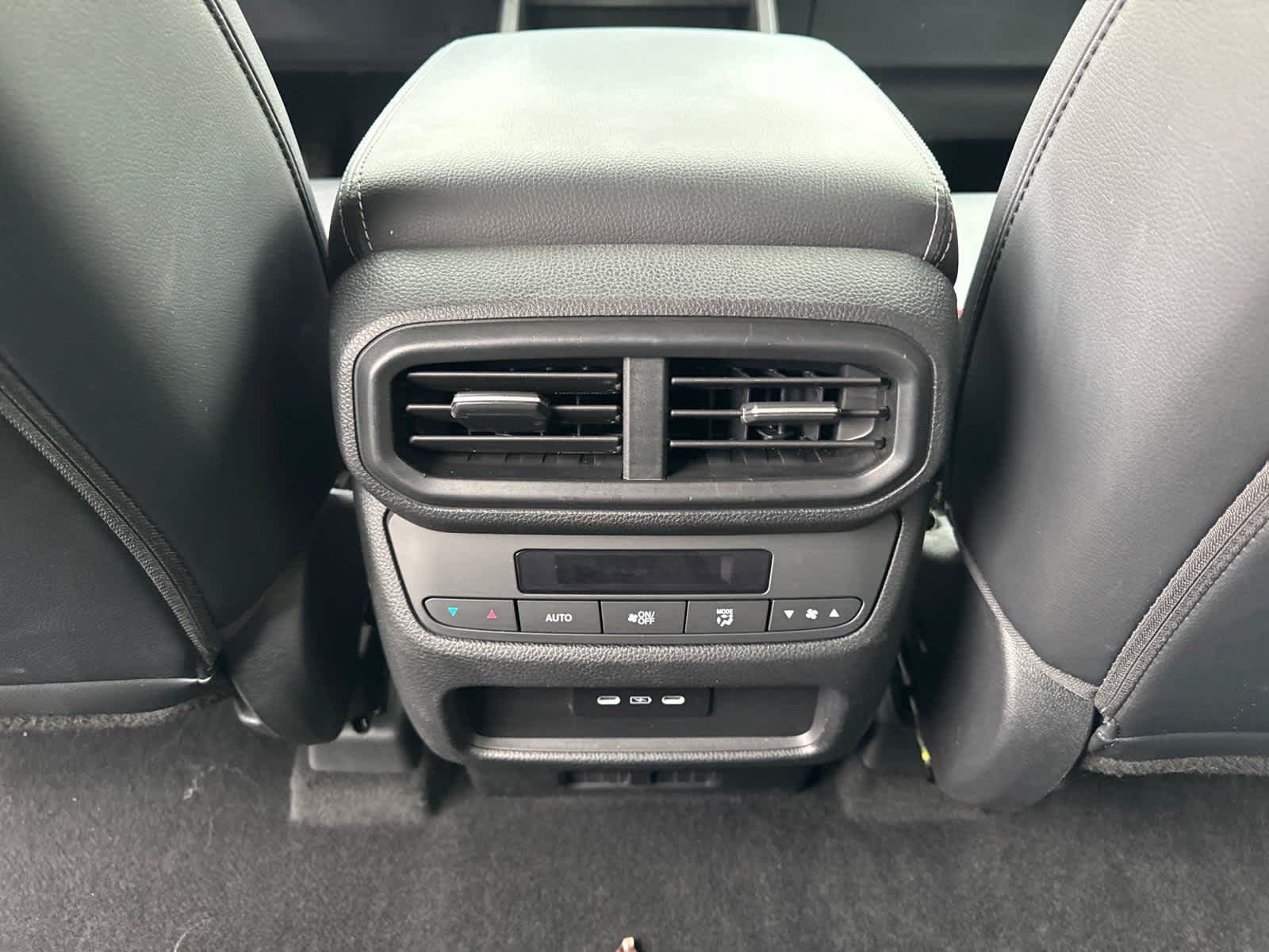 Used 2025 Honda Pilot Touring image 30