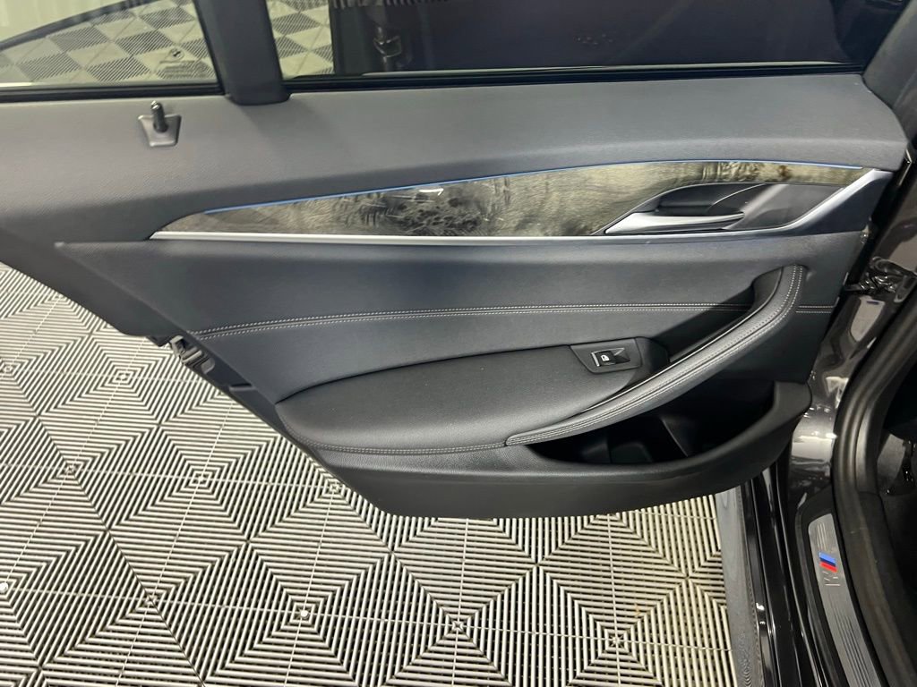 Used 2023 BMW 530e w/ M Sport Package image 26