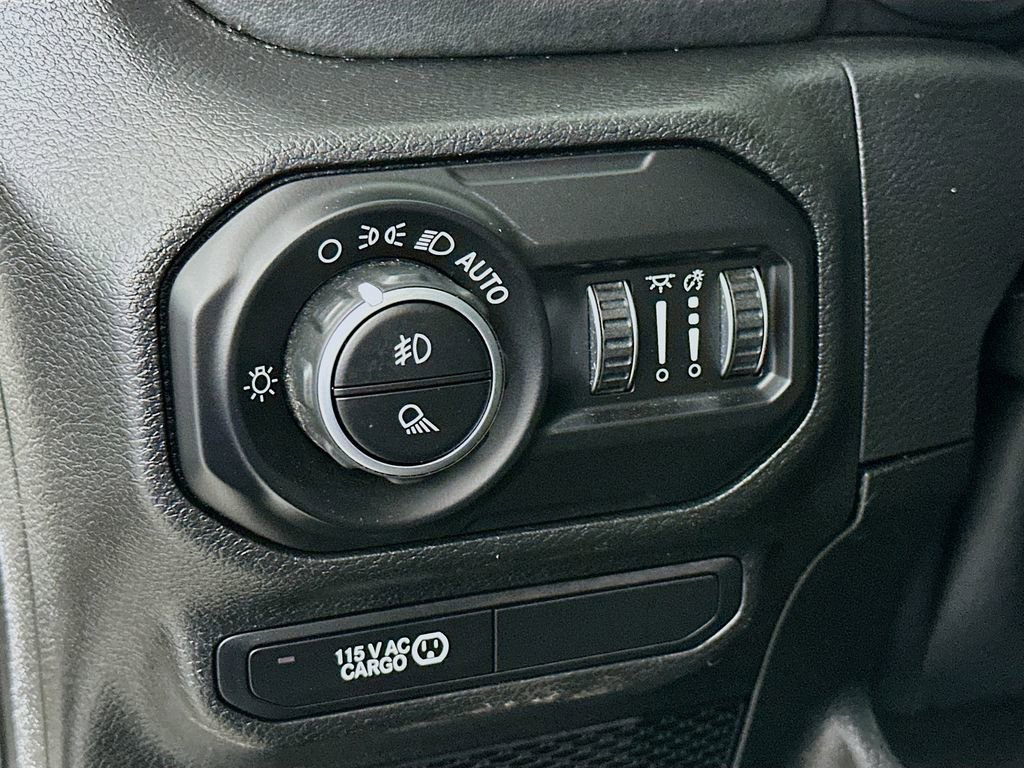 Certified 2021 Jeep Gladiator Overland image 18