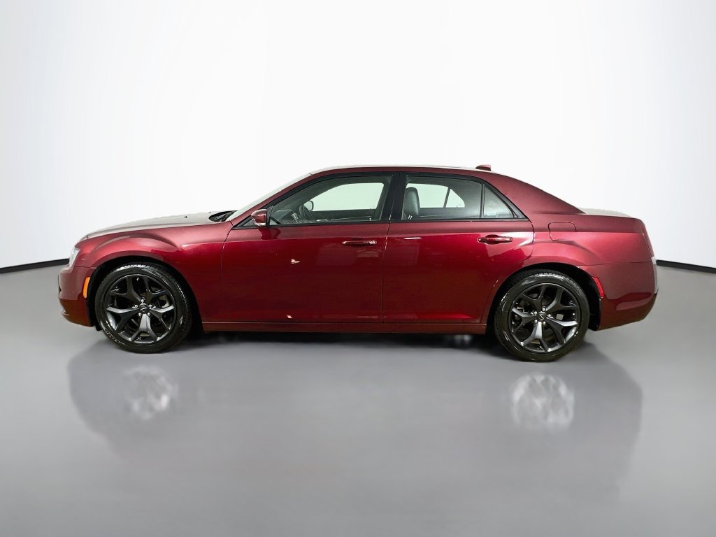 Used 2023 Chrysler 300 S RWD image 4