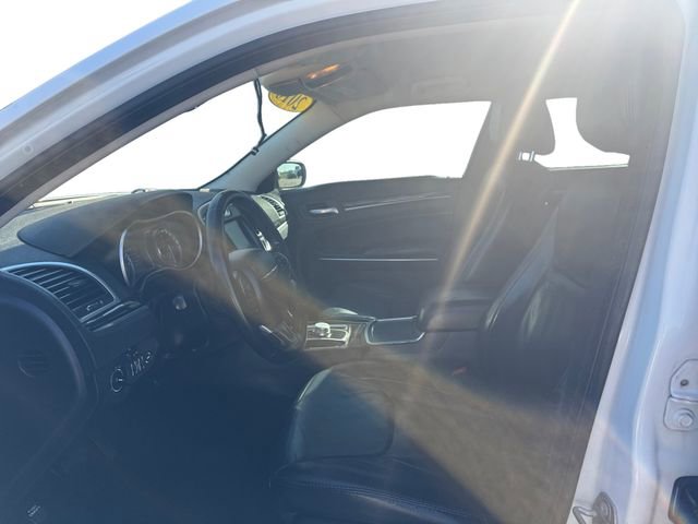 Used 2016 Chrysler 300 Limited image 6