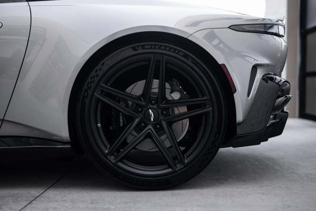 New 2026 Aston Martin V8 Vantage Volante image 7