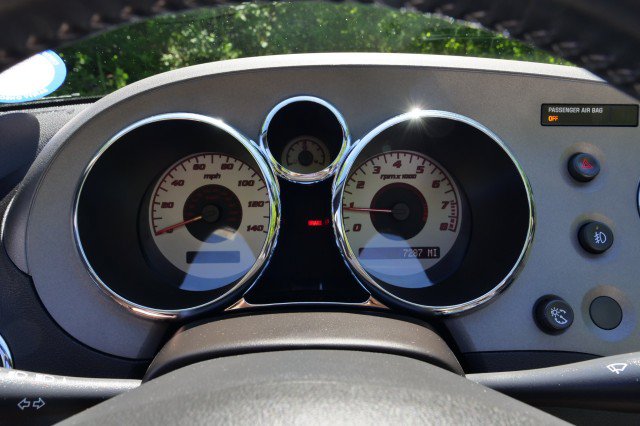 Used 2007 Pontiac Solstice Convertible w/ Premium Package RWD image 13