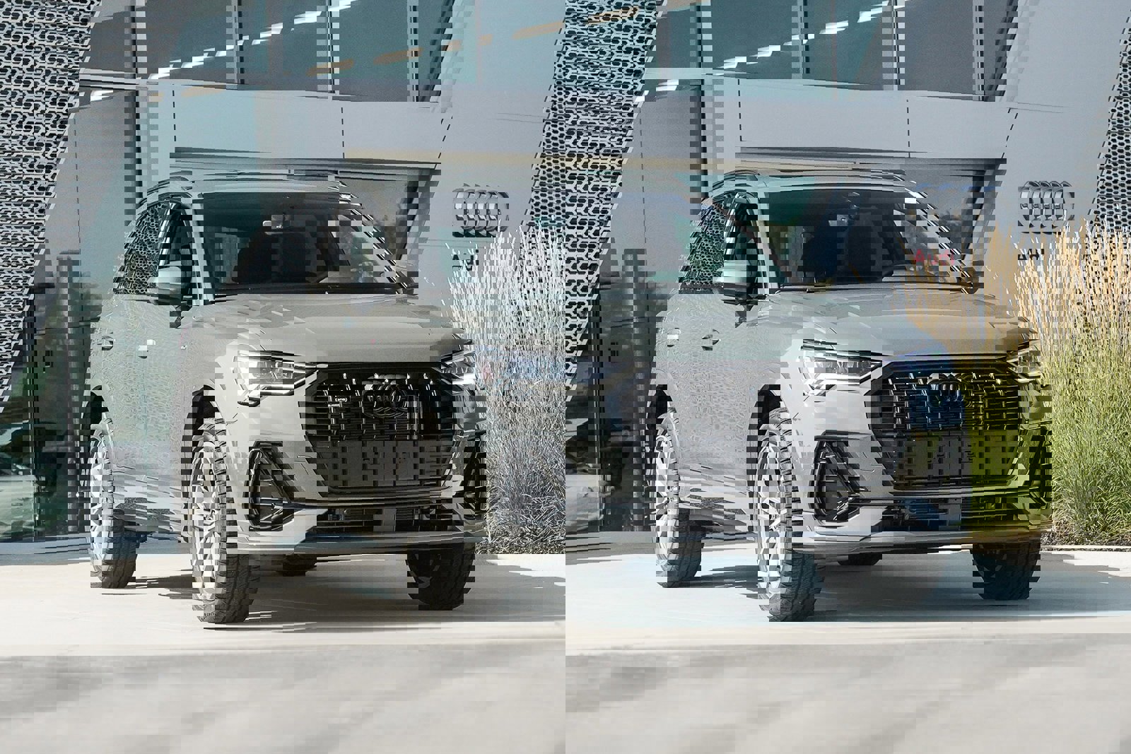 New 2025 Audi Q3 2.0T Premium image 1