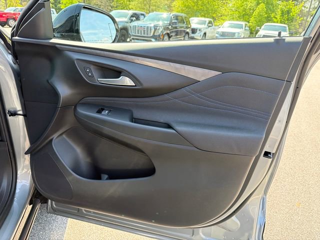 Certified 2026 Buick Envista Sport Touring w/ Convenience I Package FWD image 14