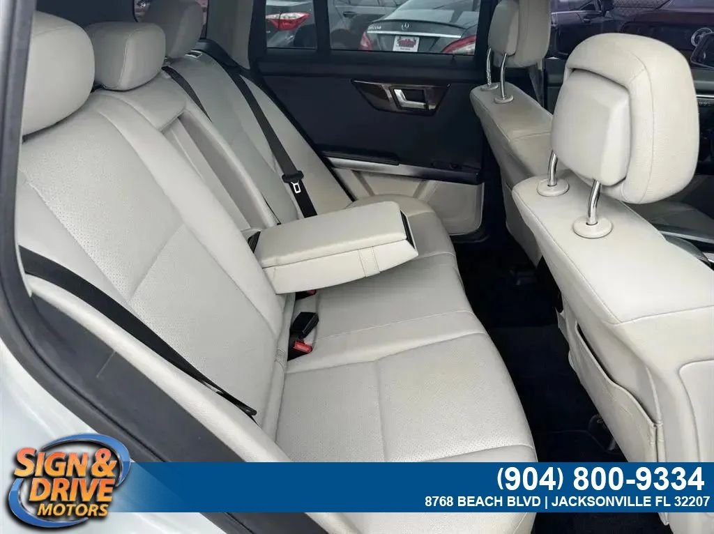 Used 2013 Mercedes-Benz GLK 350 4MATIC image 9
