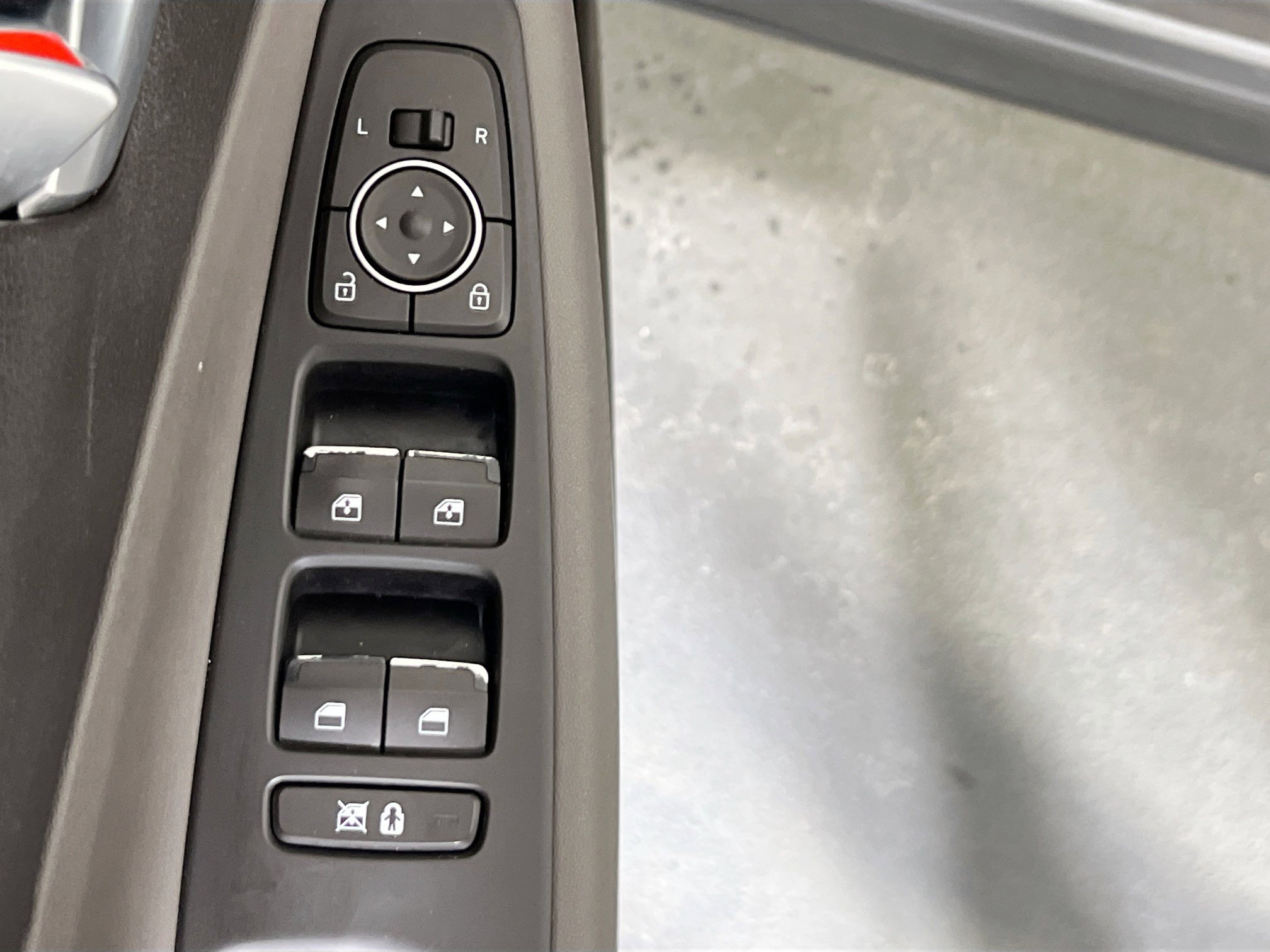 Used 2019 Hyundai Santa Fe SEL image 17