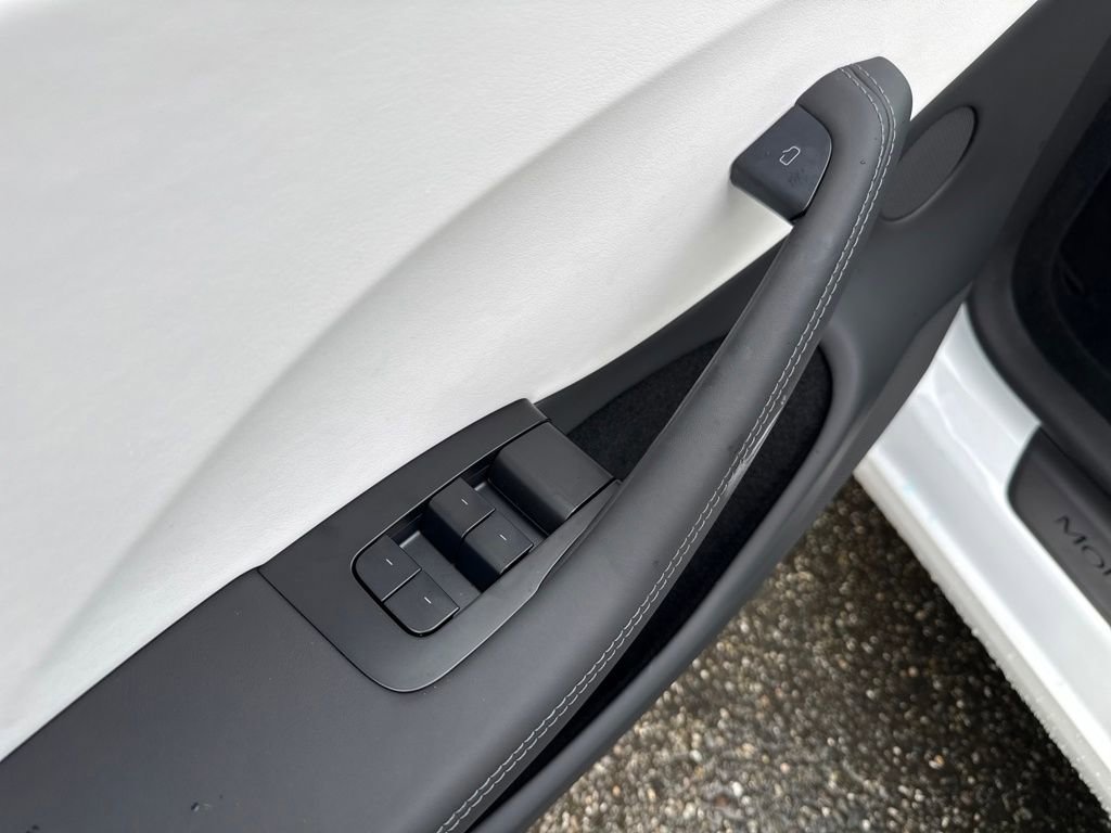 Used 2025 Tesla Model 3 Long Range image 12