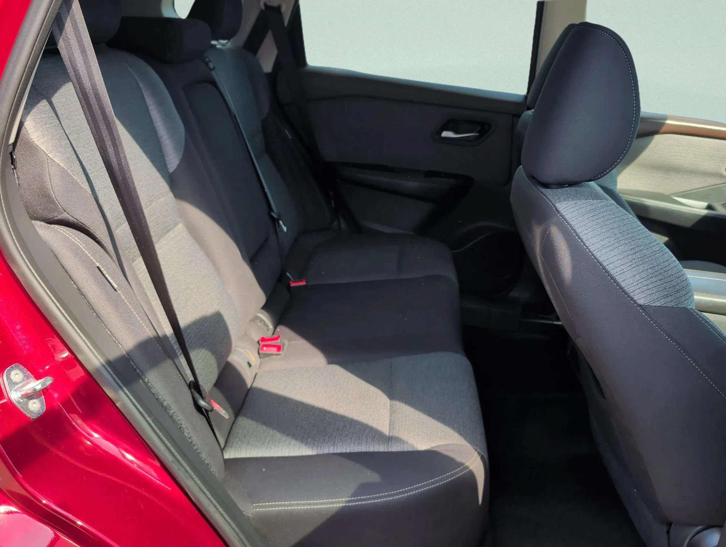 Used 2022 Nissan Rogue SV FWD image 19