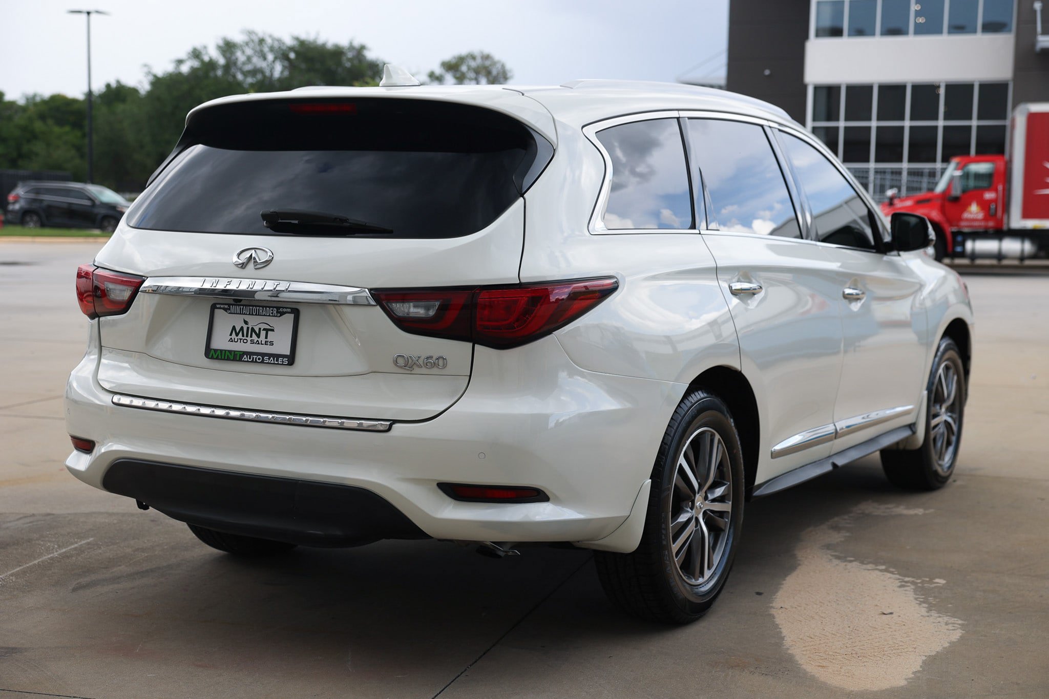Used 2019 INFINITI QX60 Luxe w/ Essential Package FWD image 15