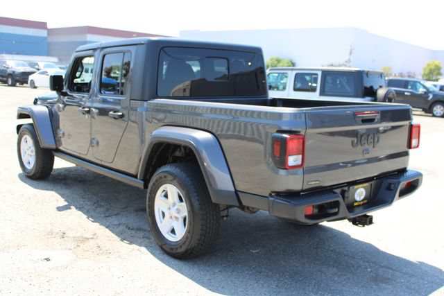 Used 2022 Jeep Gladiator Sport AWD/4WD image 6