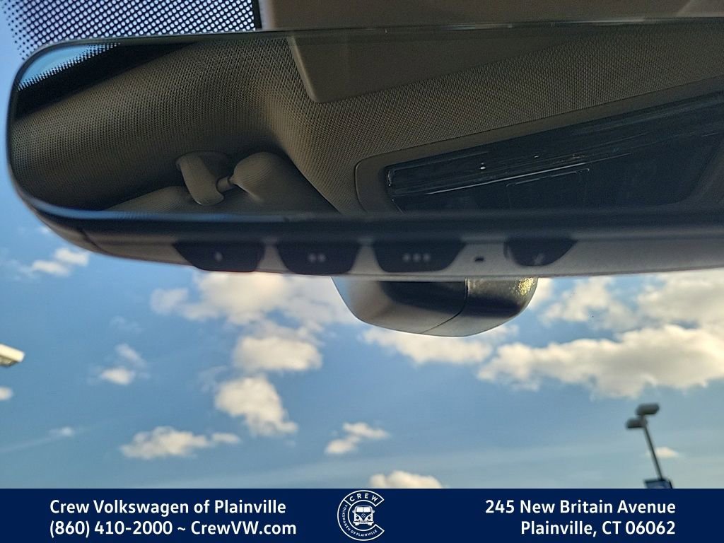 Certified 2025 Volkswagen Atlas Peak Edition SE image 8