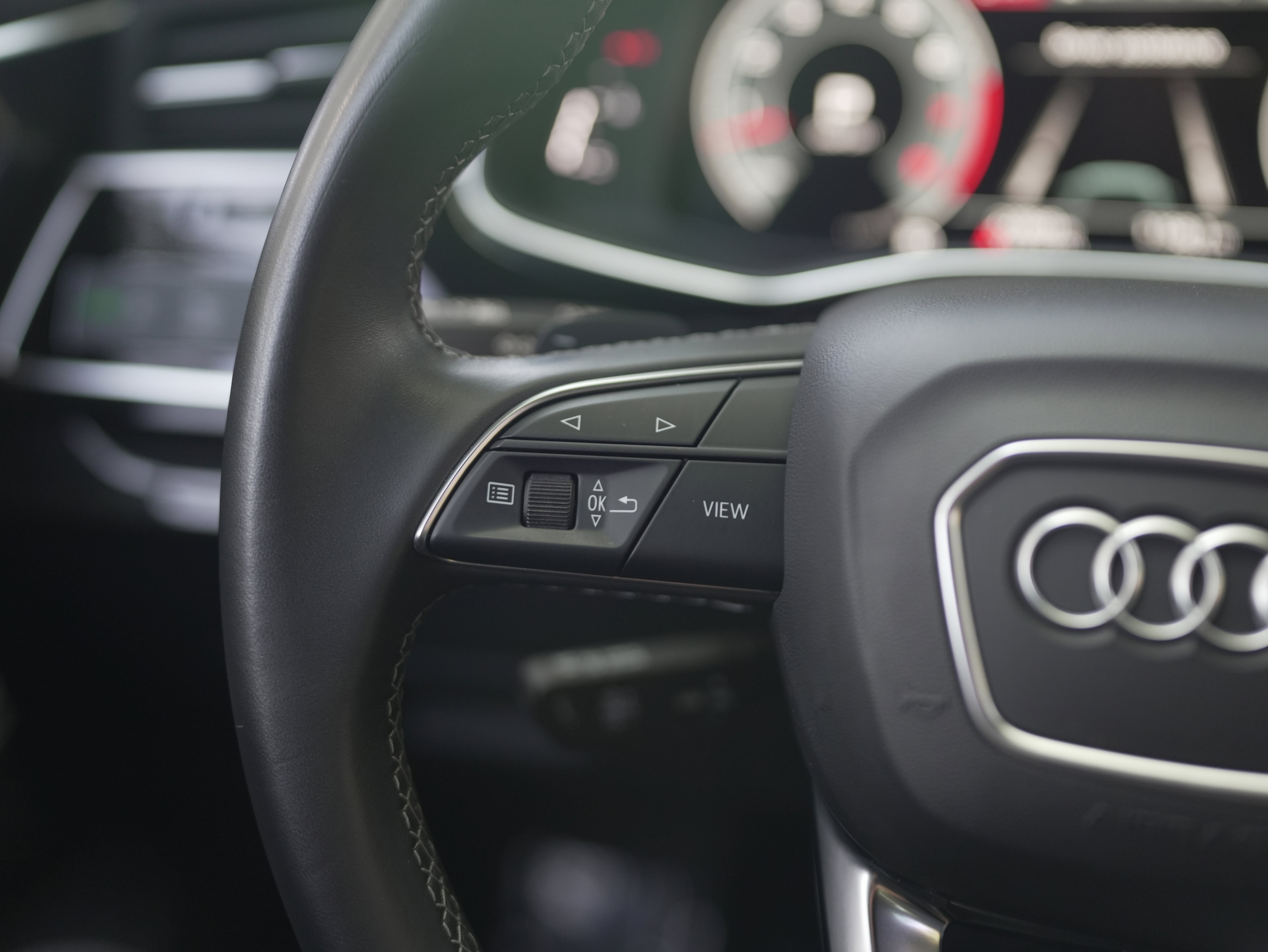 Used 2022 Audi Q8 Premium Plus w/ Premium Plus Package image 17