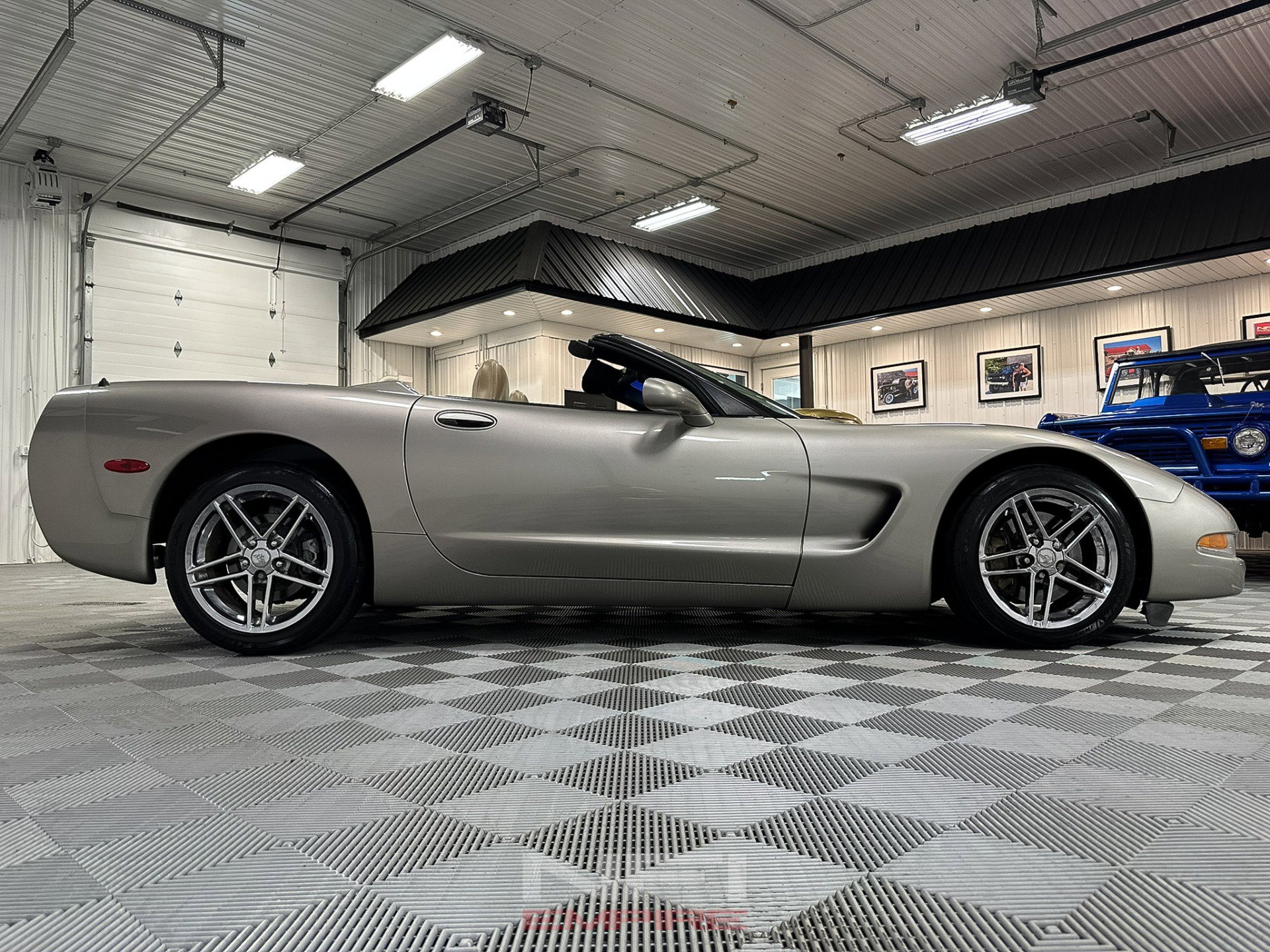 Used 2000 Chevrolet Corvette Convertible 2D w/ Memory Pkg image 26