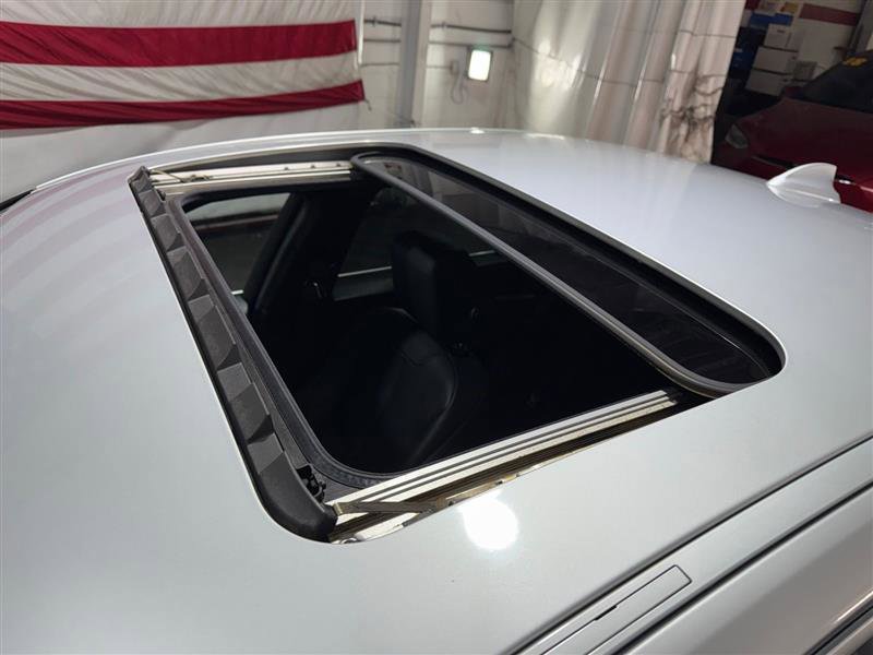 Used 2017 BMW 330i xDrive Sedan image 24