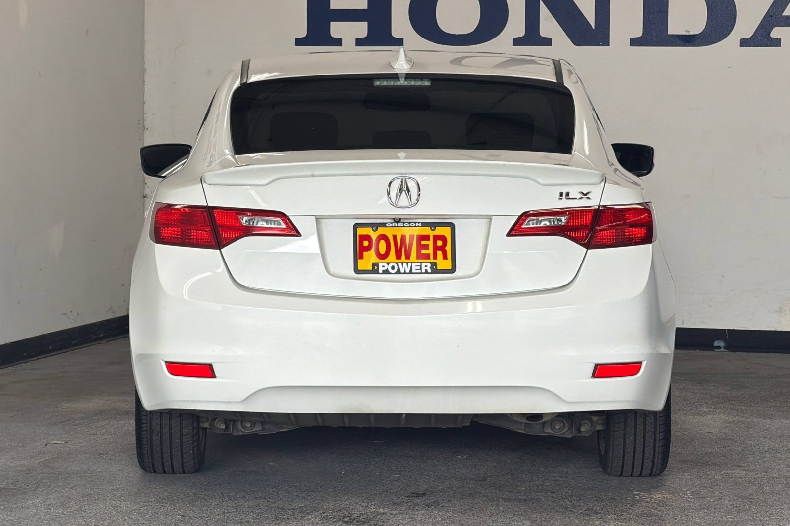 Used 2015 Acura ILX w/ Technology Package FWD image 4