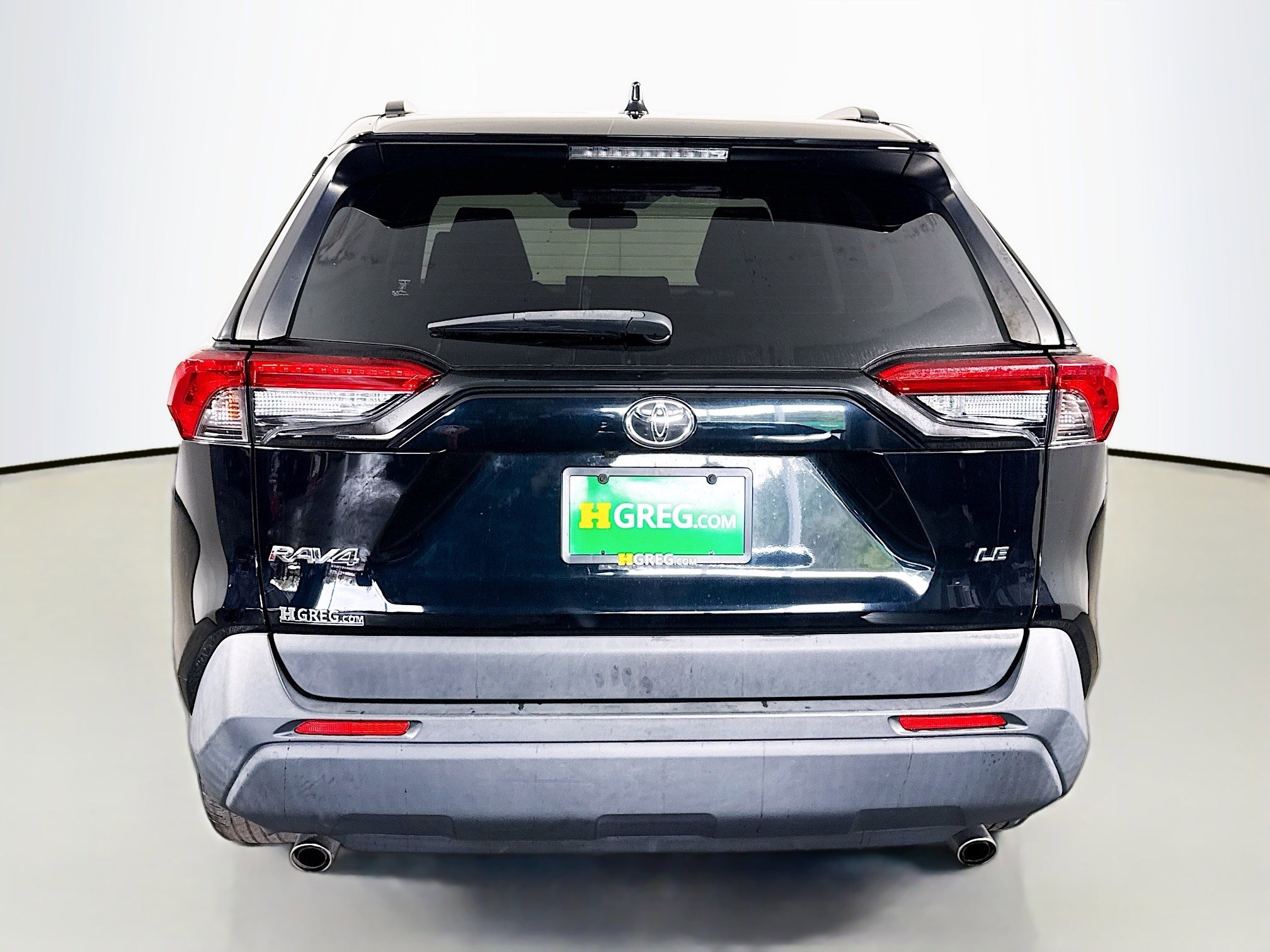 Used 2020 Toyota RAV4 LE image 8