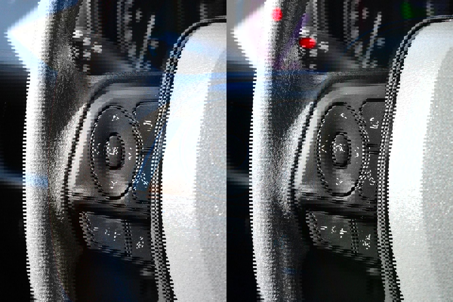 Used 2024 Toyota RAV4 LE image 27