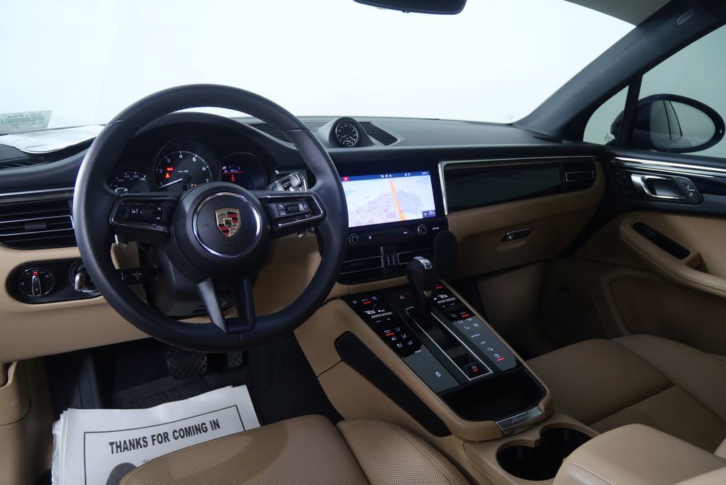 Used 2025 Porsche Macan image 20