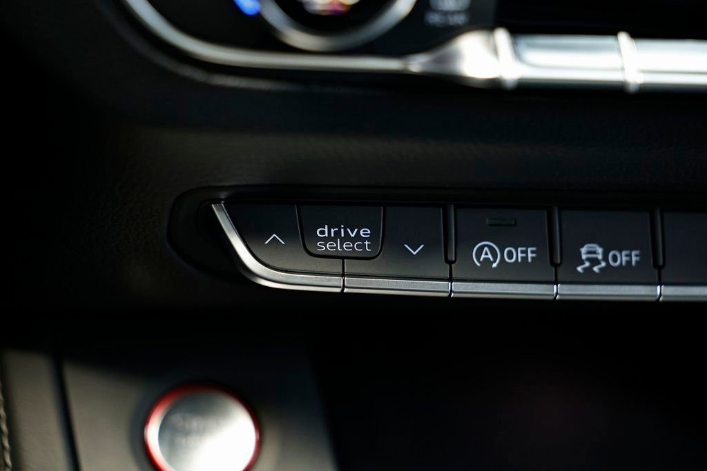 Used 2024 Audi SQ5 Premium Plus w/ Premium Plus Package image 38