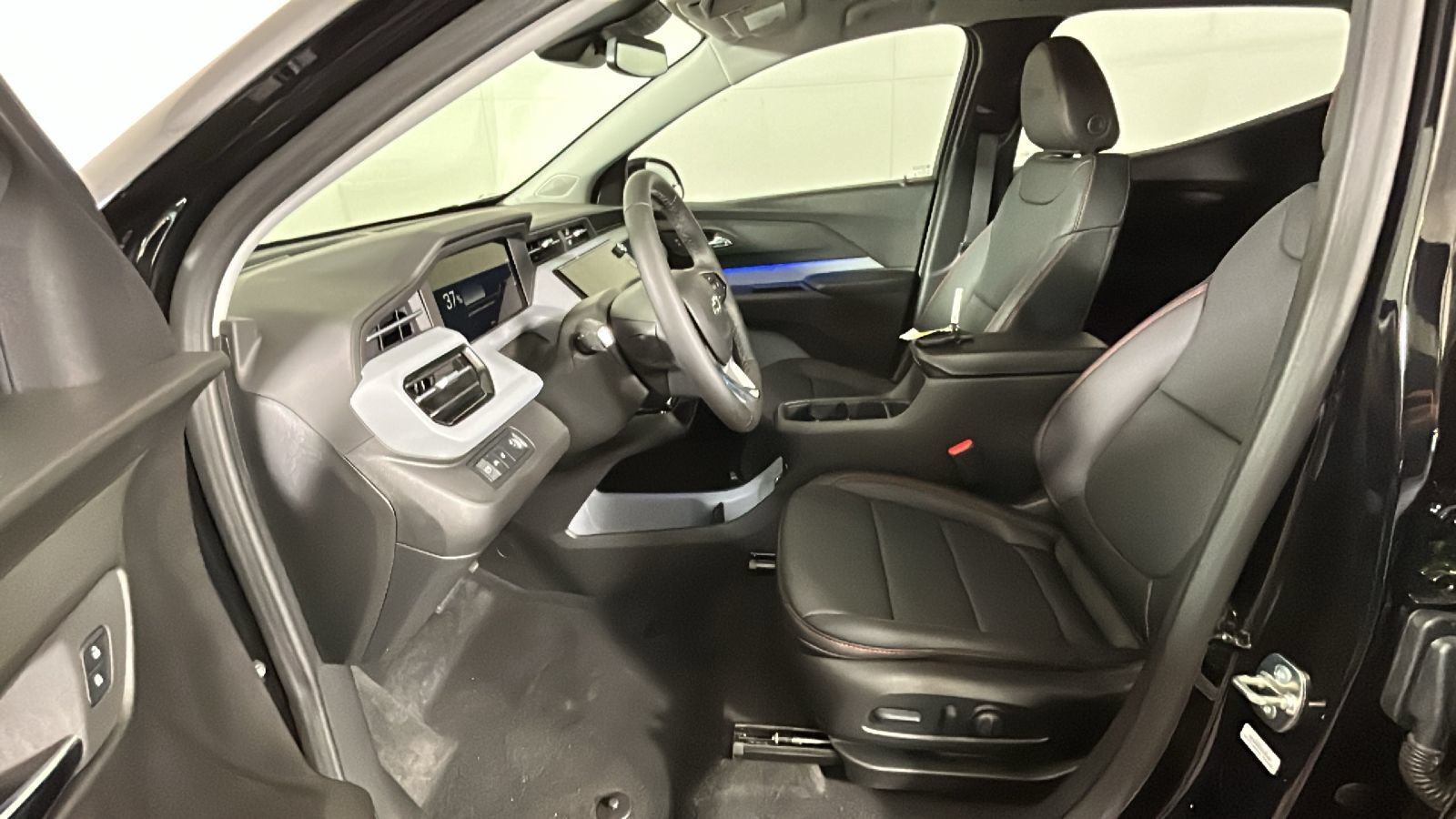 Used 2027 Chevrolet Bolt RS FWD image 13