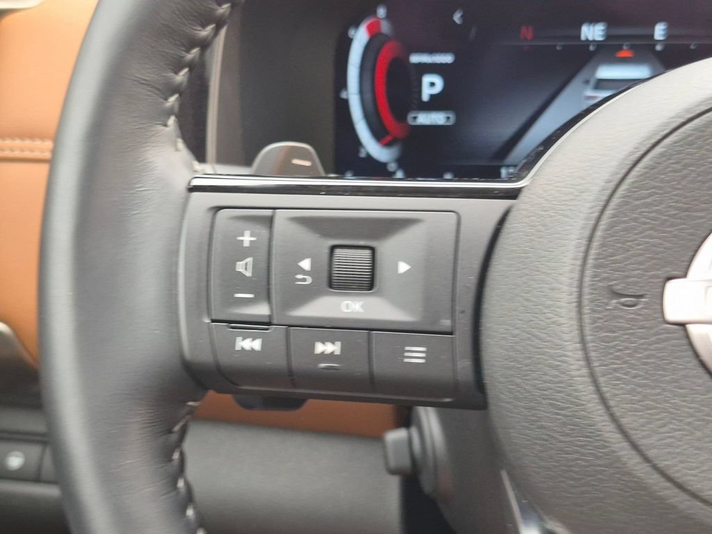 Certified 2025 Nissan Pathfinder Platinum AWD/4WD image 16