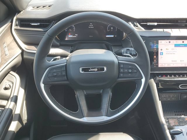 New 2026 Jeep Grand Cherokee L Limited w/ Luxury Tech Group II AWD/4WD image 14