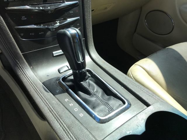 Used 2019 Lincoln MKT AWD image 9