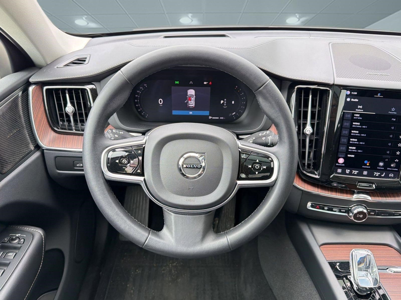 Certified 2023 Volvo XC60 B5 Ultimate w/ Climate Package image 25