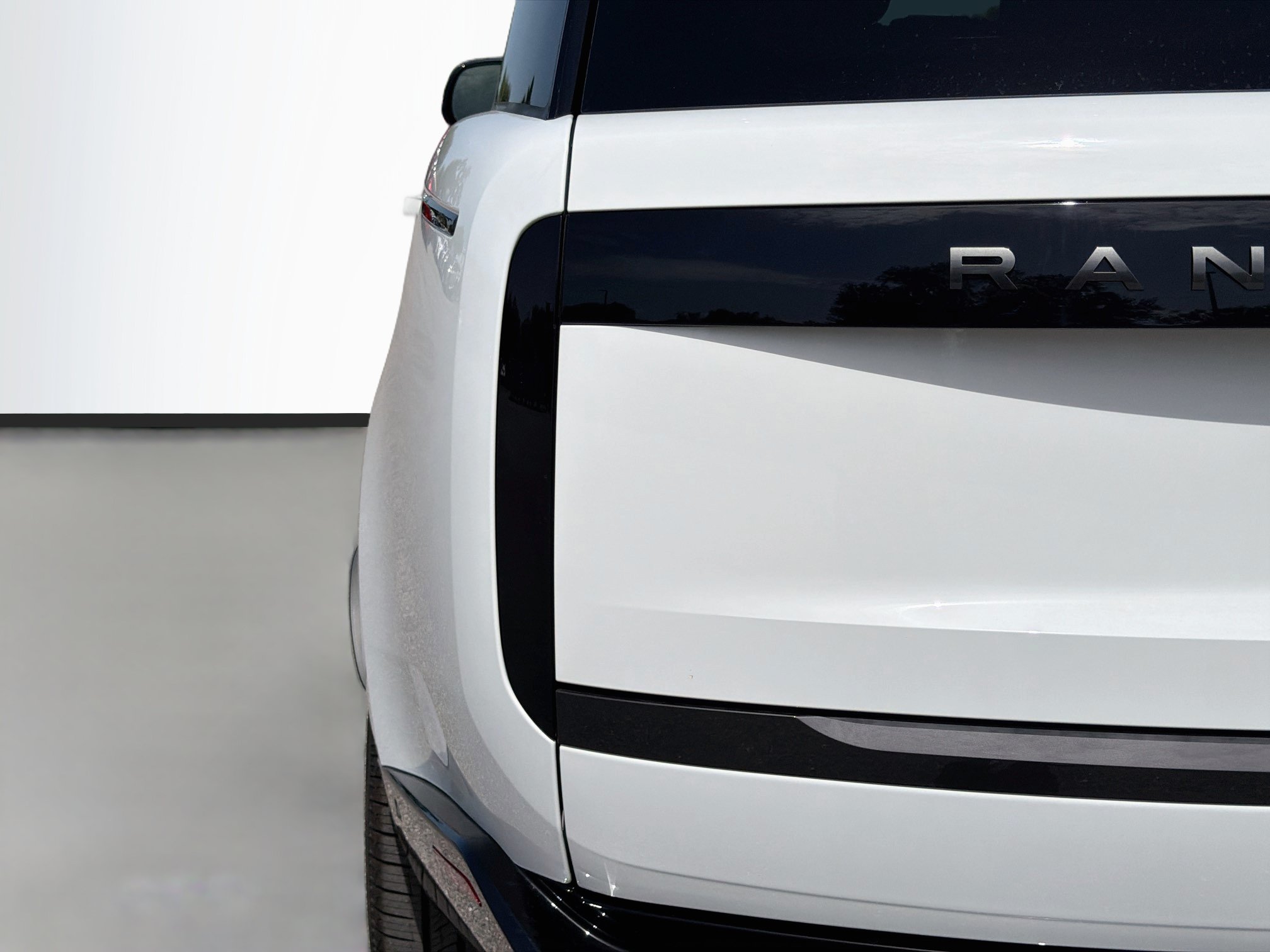 New 2026 Land Rover Range Rover Long Wheelbase SE AWD/4WD image 10