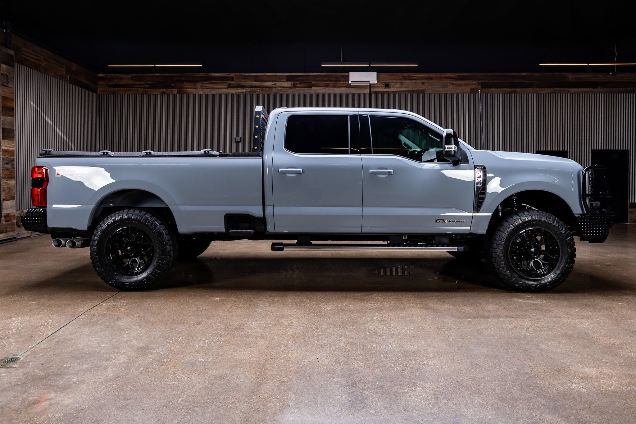 Used 2025 Ford F350 Lariat w/ FX4 Off-Road Package AWD/4WD image 11