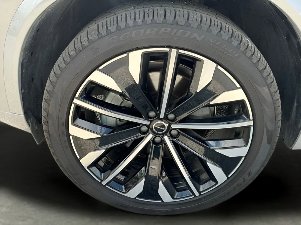Used 2025 Volvo XC90 B6 Plus AWD/4WD image 21