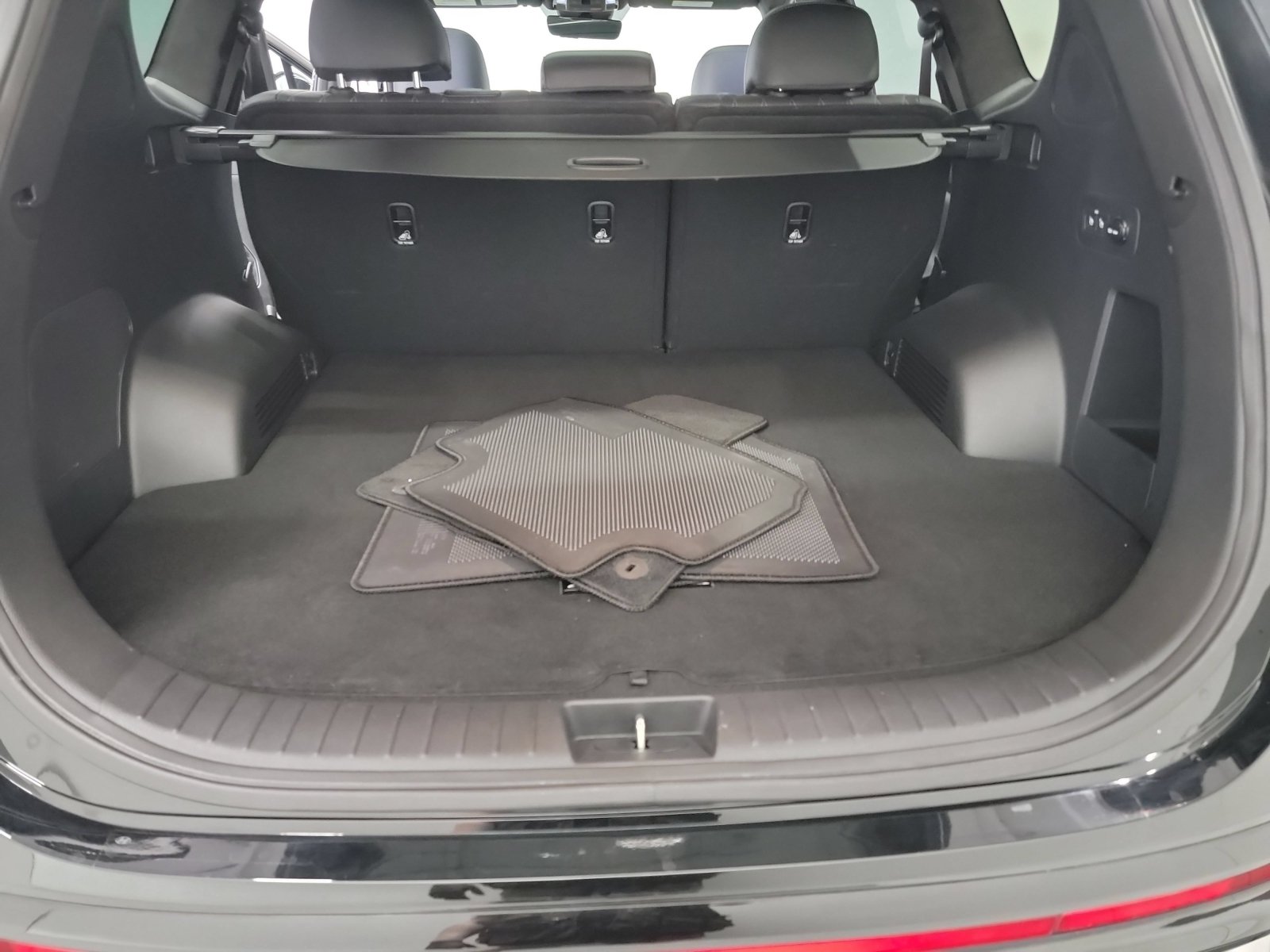 Used 2023 Hyundai Santa Fe Calligraphy w/ Cargo Package FWD image 26