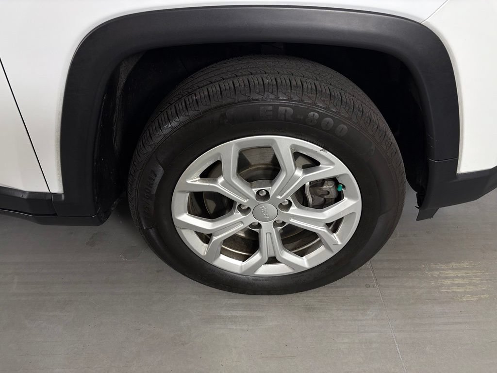 Used 2024 Jeep Compass Latitude AWD/4WD image 10