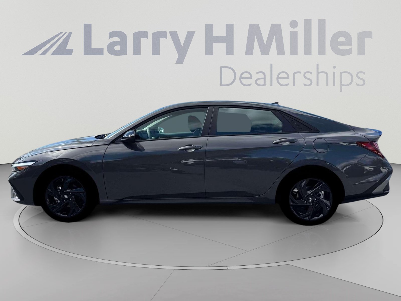 New 2026 Hyundai Elantra SEL Sport FWD image 3