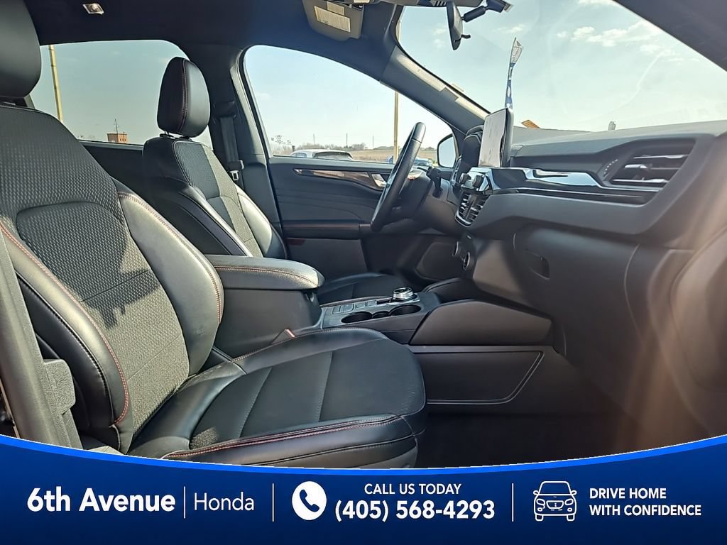 Used 2025 Ford Escape ST-Line AWD/4WD image 15
